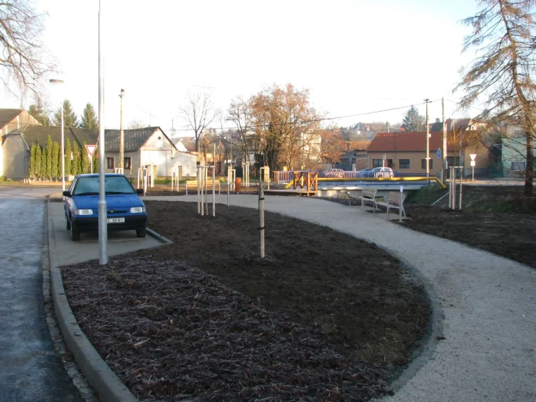 technický dozor, centrum obce, mobiliář